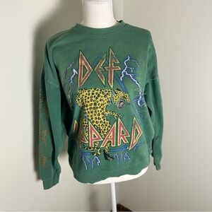 Def Leppard Green Graphic Sweatshirt Studded Stars Women’s Size S